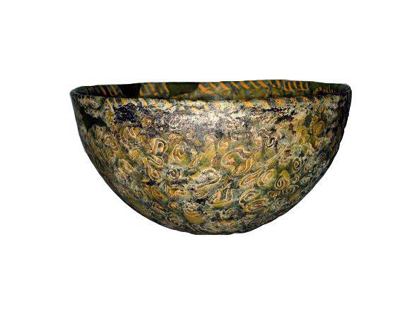 12. Coppa in vetro mosaico, da Ancona (seconda metà II sec. a.C.). Museo Archeologico Nazionale delle Marche, Ancona, Italia.