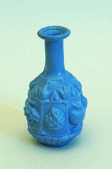 43. Balsamario 'Sidonian Flask' a sezione esagonale, di provenienza sconosciuta (I sec. d.C). Musei Civici del Castello Visconteo, Pavia, Italia.