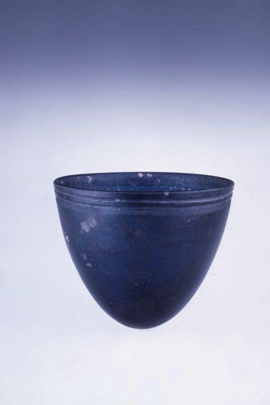 15. Coppa monocroma dal Mediterraneo orientale (metà del II-I sec. a.C.). Corning Museum of Glass, New York.