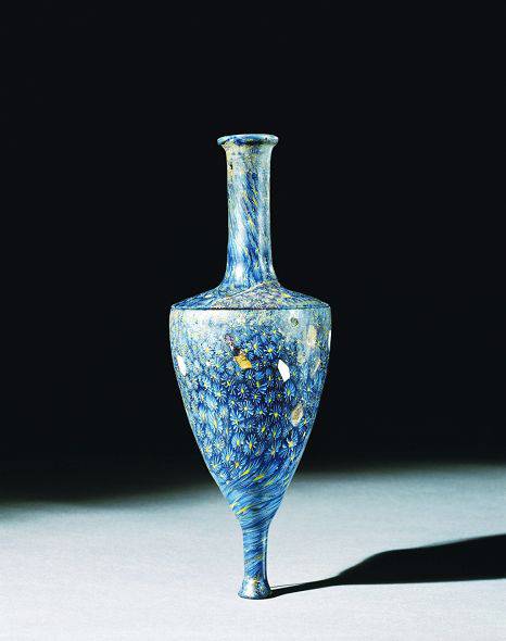 6. Amphoriskos (unguentario) in vetro mosaico policromo, forse dal Mediterraneo orientale (fine III-II sec. a.C.). Corning Museum of Glass, New York.